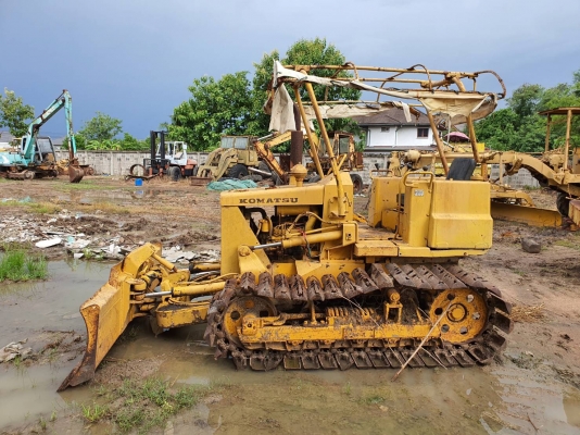 ขาย 155,000 รถแทรดเตอร์ Komatsu D20P-5 ขาย 155,000 รถแทรดเตอร์ Komatsu D20P-5