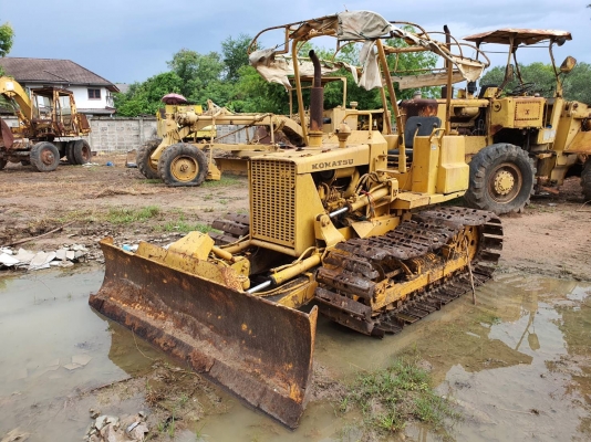 ขาย 155,000 รถแทรดเตอร์ Komatsu D20P-5