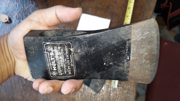 ขายขวานตราเสือสวีเดน2 1/4 ปอน MADE IN SWEDEN. เก่าเก็บ ขายขวานตราเสือสวีเดน2 1/4 ปอน MADE IN SWEDEN. เก่าเก็บ