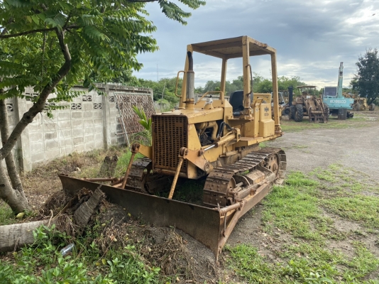 ขาย 155,000 รถแทรดเตอร์ Komatsu D20A-5