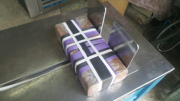 ขายเครื่องรัดกล่องกึ่งอัตโนมัติAKEBONO Made in Japan รุ่น SP757 