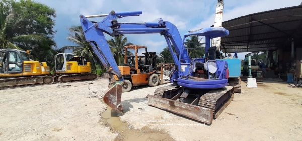 SALE FROM JAPAN ขายถูกด่วนๆ รถขุด KOMATSU PC50UU-2  คอนโทรลน้ำมัน ,ปั๊มเฟือง ,แทรคเหล็ก ,มีหลังคา ,มีเอกสารแจ้งจำหน่าย