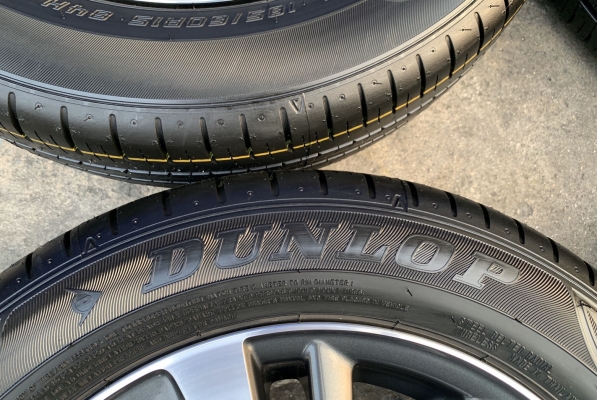 ล้อแม็กป้ายแดง Toyota Yaris Ativ ขอบ 15 สีเทาหน้าเงา พร้อมยางใหม่ป้ายแดง 185-60-15 Dunlop ปี 20 ใหม่ยกห้าง สวยกริ๊บ