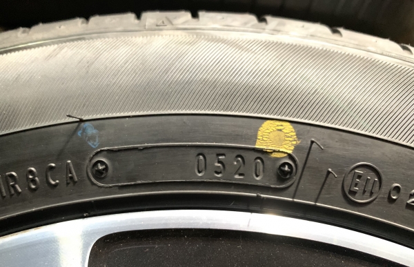 ล้อแม็กป้ายแดง Toyota Yaris Ativ ขอบ 15 สีเทาหน้าเงา พร้อมยางใหม่ป้ายแดง 185-60-15 Dunlop ปี 20 ใหม่ยกห้าง สวยกริ๊บ
