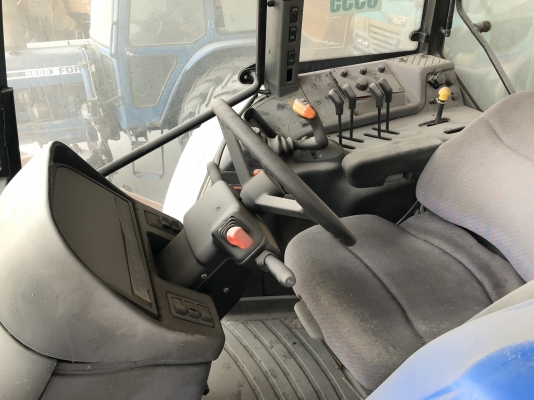 ขายรถไถ New Holland TM175 เก่านอก 175 แรงม้า 6 สูบเทอร์โบ อินเตอร์คูลเลอร์ เกียร์ 18x6 สภาพสวย