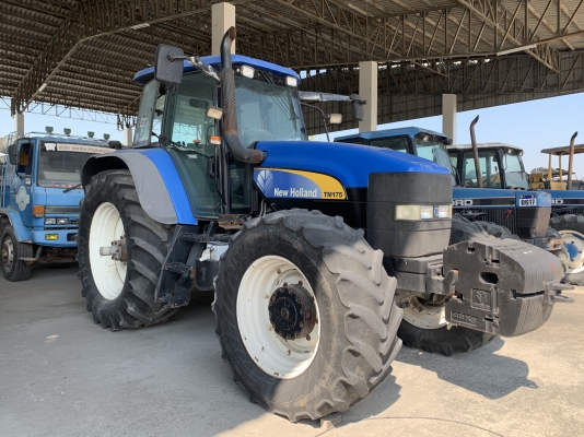 ขายรถไถ New Holland TM175 เก่านอก 175 แรงม้า 6 สูบเทอร์โบ อินเตอร์คูลเลอร์ เกียร์ 18x6 สภาพสวย