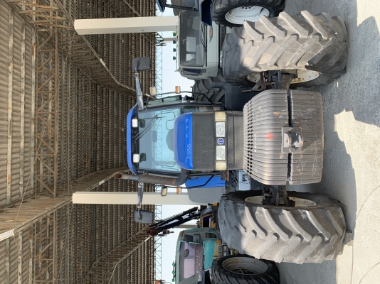 ขายรถไถ New Holland TM175 เก่านอก 175 แรงม้า 6 สูบเทอร์โบ อินเตอร์คูลเลอร์ เกียร์ 18x6 สภาพสวย