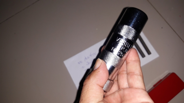 ขายไขควงตอกด้ามยาง VESSEL MADE IN TAIWAN.เก่าเก็บ ขายไขควงตอกด้ามยาง VESSEL MADE IN TAIWAN.เก่าเก็บ