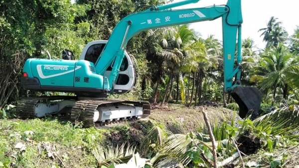 ขายจ้า..KOBELCO SK120-2 มาร์คไฟว์  สภาพสวยมากๆๆ  เดิมๆๆ  เครื่องปั๊มแห้ง..แทรคใหญ่  ใช้งานมา 6 พันกว่าๆๆ  โทร 089-3818694  จ๊อย