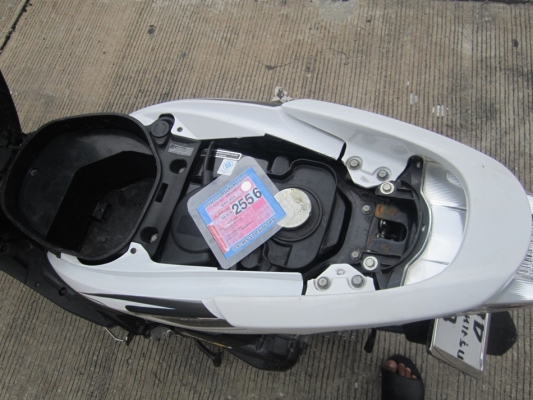 ขายด่วน click-i ปี 52 รถบ้านเครื่องดีราคาถูกๆทะเบียนพร้อมโอน