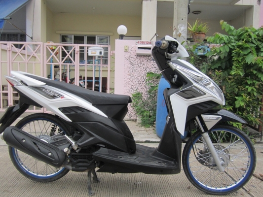 ขายด่วน click-i ปี 52 รถบ้านเครื่องดีราคาถูกๆทะเบียนพร้อมโอน