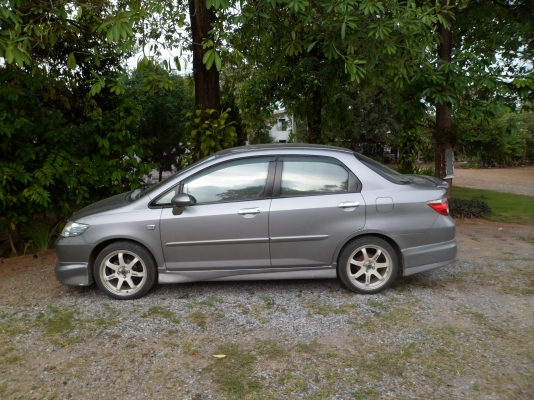 ลดราคาครับ honda city 320000 บาท