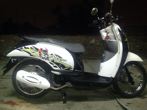 ขายscoopyสีขาวดำ ปี2554