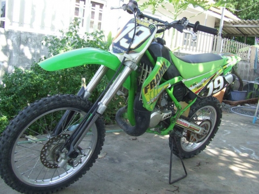 ขาย หรือแลกKX85 ปี 2002 ราคา 45,000 บาท รถอยู่โคราช ครับ เบอร์ 081-4910040  ครับ