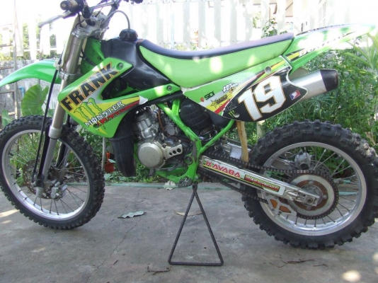 ขาย หรือแลกKX85 ปี 2002 ราคา 45,000 บาท รถอยู่โคราช ครับ เบอร์ 081-4910040  ครับ