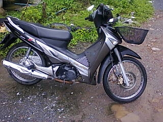 ขายเวฟ125  ไอ สตาทมือ เครื่องเดิมราคา 31000  บาท