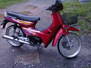 ขายดรีม ก้นมน สตาทมือ ดิสเบรคหน้า  15000 บาท ล้อเดิมครับ พรบขาด56