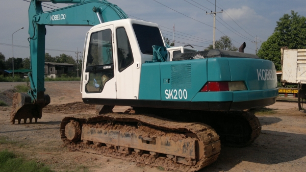 ขายแม็คโค KOBELCO รุ่น SK200-3