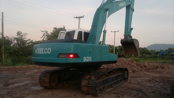 ขายแม็คโค KOBELCO รุ่น SK200-3