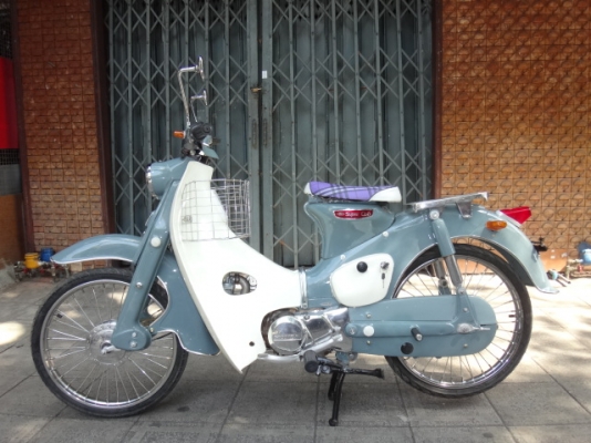 ขายc100ใหม่สวยบริการจัดส่งทั่วประเทศโทร0897661966