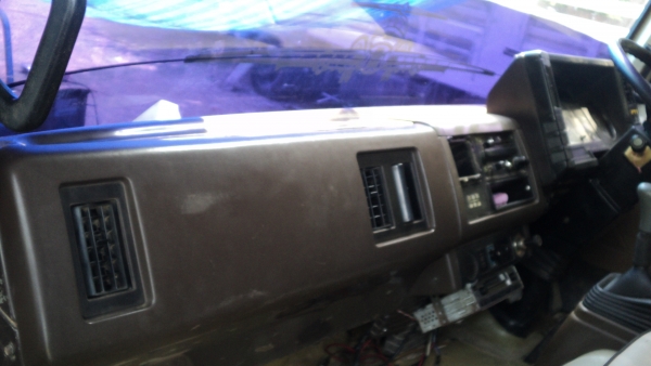 ขายรถ6ล้อ ISUZU ร็อคกี่ ยาง9 พร้อมใช้งาน ราคา800000 ถ้วนเลยครับ