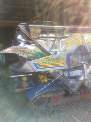 ขายรถเกี่ยวข้าวสภาพสวยสแตนเลสทั้งคันอู่ ต.เจริญการช่างอุ้มปรับระดับ