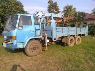 ขาย10ล้อ ISUZU เพลาเดียวพร้อมเครน เครื่อง175แรง สภาพพร้อมใช้งานเอกสารพร้้อมโอน