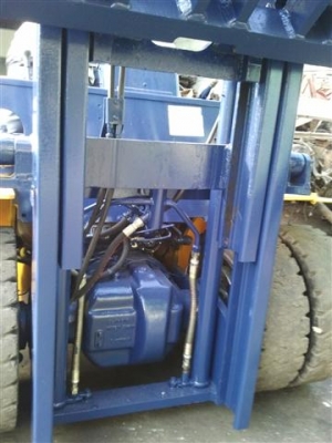 ขายรถโฟล์คลิฟท์ KOMATSU 5FD35 ขนาด 3.5 ตัน เสาสูง 4 เมตร มีฮึ๊ง  เครื่องดีเซล  เกียร์ธรรมดา  สภาพดีมากพร้อมใช้งาน