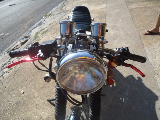 หนุ่ม ปราจีน : ขาย SR400 สีขาว เลขเต็ม ปี2004 เอกสารอินวอยครบ