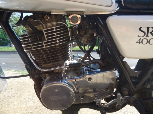 หนุ่ม ปราจีน : ขาย SR400 สีขาว เลขเต็ม ปี2004 เอกสารอินวอยครบ