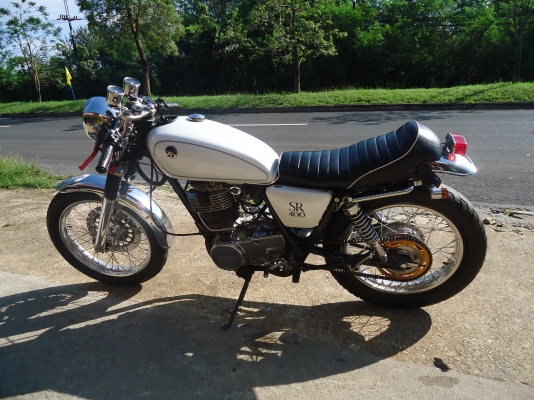 หนุ่ม ปราจีน : ขาย SR400 สีขาว เลขเต็ม ปี2004 เอกสารอินวอยครบ