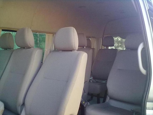 ต้องการขายTOYOTA COMMUTER 2.5 D4D ปี2010 ไม่ค่อยได้ใช้ สถาพป้ายแดงไม่ติดไฟแนนซ์