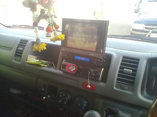 ต้องการขายTOYOTA COMMUTER 2.5 D4D ปี2010 ไม่ค่อยได้ใช้ สถาพป้ายแดงไม่ติดไฟแนนซ์