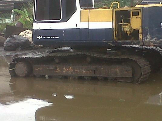 ขายรถขุดPC200-5พร้อมใช้งาน ขายรถขุดPC200-5พร้อมใช้งาน