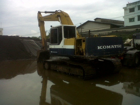 ขายรถขุดPC200-5พร้อมใช้งาน ขายรถขุดPC200-5พร้อมใช้งาน