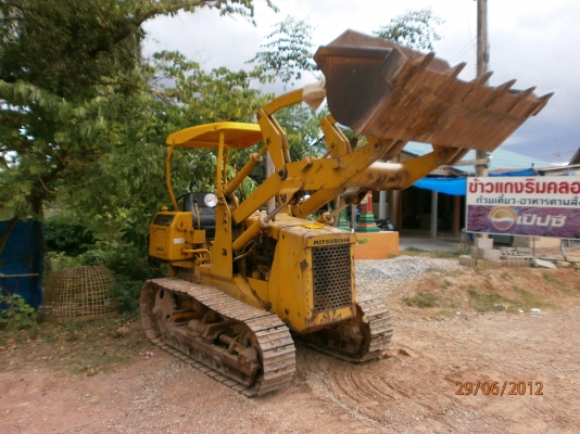 ขาย รถตักล้อแทร็ก สภาพดี