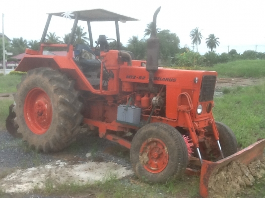 ขายด่วนๆ ราคาถูกๆ รถไถนาเครื่องดีเซล 4 สูบ สภาพใช้งานได้ปกติ พร้อมอุปกรณ์ครบ