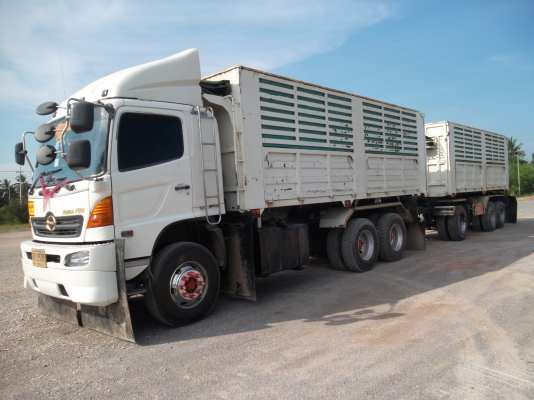 รถบรรทุกฮีโน่ เมกก้า