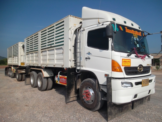 รถบรรทุกฮีโน่ เมกก้า