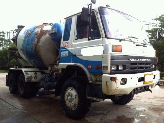 รถโม่ปูน 10 ล้อ