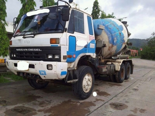 รถโม่ปูน 10 ล้อ