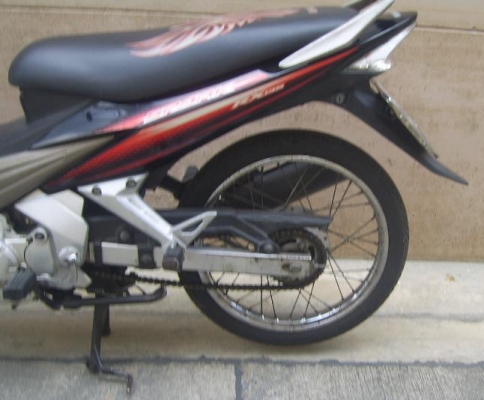 ขาย Yamaha Spark 135cc สีแดง จดทะเบียนปี49  พรบ.หมด ม.ค.56