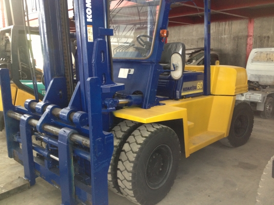 ขายรถฟอร์คลิฟต์ KOMATSU FD60 โคมัตสุ ยกได้6ตัน งาสไลด์ ล้อหน้าคู่ ยางดอกสวยทุกเส้น นำเข้าจากบริษัทโคมัตสุ ที่ประเทศญี่ปุ่นโดยตรง สนใจติดต่อ บริษัท ชัยเสรียานยนต์ จำกัด 086-0801238