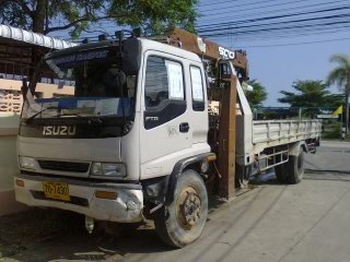Isuzu Dega 195 ปี 47  สภาพเดิมๆจากห้าง (ไม่มีเครนนะครับ)