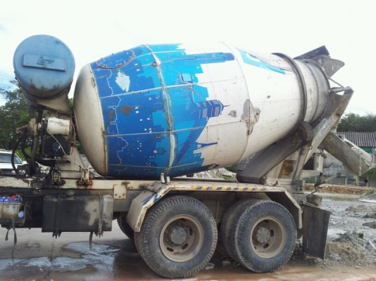 รถโม่ปูน 10 ล้อ