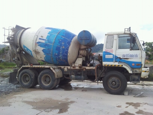 รถโม่ปูน 10 ล้อ