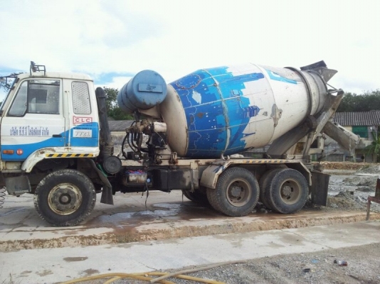 รถโม่ปูน 10 ล้อ