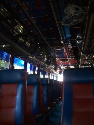 ขายรถบัสพัดลมชั้นครี่ง ยี่ห้อ Hino ราคาเบาๆ ขายรถบัสพัดลมชั้นครี่ง ยี่ห้อ Hino ราคาเบาๆ