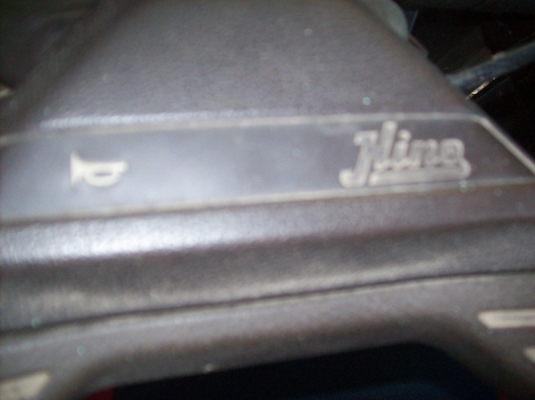 ขายรถบัสพัดลมชั้นครี่ง ยี่ห้อ Hino ราคาเบาๆ ขายรถบัสพัดลมชั้นครี่ง ยี่ห้อ Hino ราคาเบาๆ