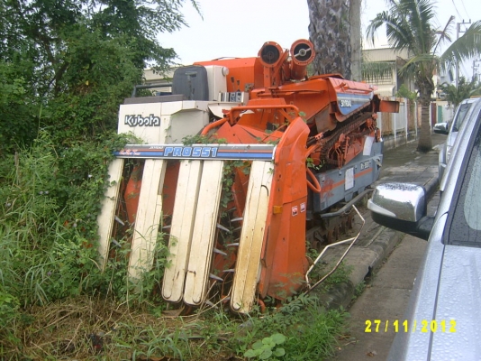 อยากขายครับ รถเกี่ยวข้าว